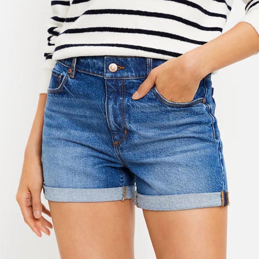 NWT LOFT Denim Roll Short, sz 26/2 mid-rise - Picture 1 of 4